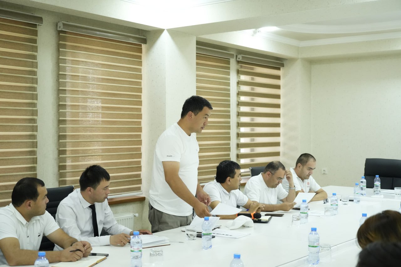 Namangan viloyatida "64-Xalqaro gullar festivali"ga tayyorgarlik ko'rish maqsadida OTMlar bilan hamkorlikda volontyor guruhlarni shakillantirish yuzasidan tashkiliy nazorat yig'ilishi bo'lib o'tdi