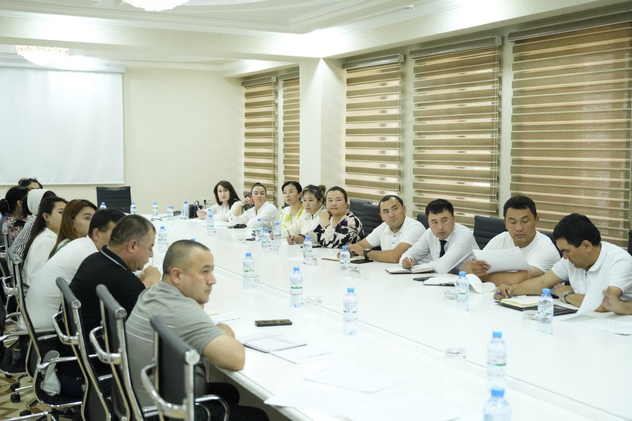 Namangan viloyatida "64-Xalqaro gullar festivali"ga tayyorgarlik ko'rish maqsadida OTMlar bilan hamkorlikda volontyor guruhlarni shakillantirish yuzasidan tashkiliy nazorat yig'ilishi bo'lib o'tdi