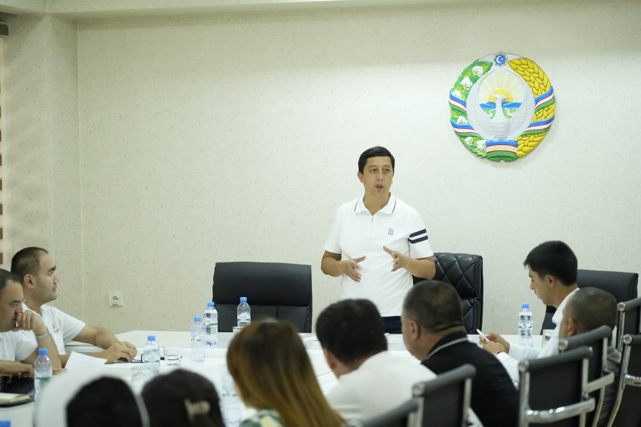 Namangan viloyatida "64-Xalqaro gullar festivali"ga tayyorgarlik ko'rish maqsadida OTMlar bilan hamkorlikda volontyor guruhlarni shakillantirish yuzasidan tashkiliy nazorat yig'ilishi bo'lib o'tdi